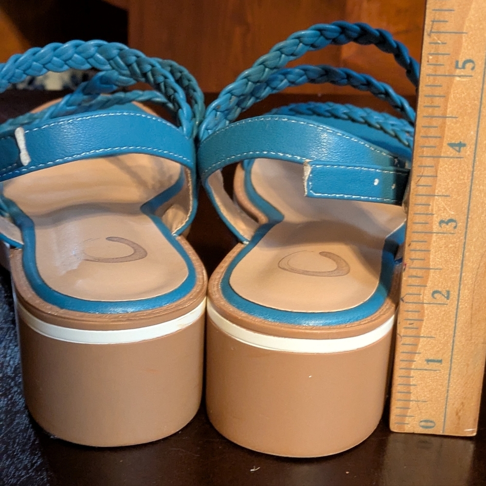 Journee Collection Blue Braided Strap Sandals. Size 7.5. - Picture 4 of 8
